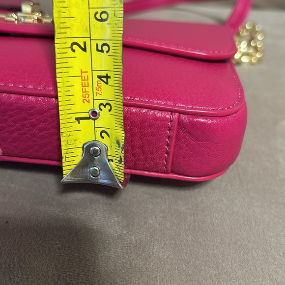 Tory Burch Mercer Classic Cross body- hot pink -Carnation Red with Gold hardware - Picture 12 of 16